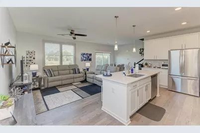 126 Kingsport Drive, South Elgin, IL 60177 - Photo 4