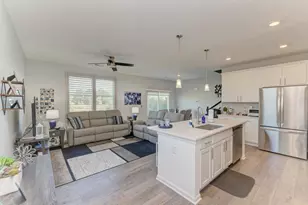 126 Kingsport Dr, South Elgin, IL 60177 - Photo 4