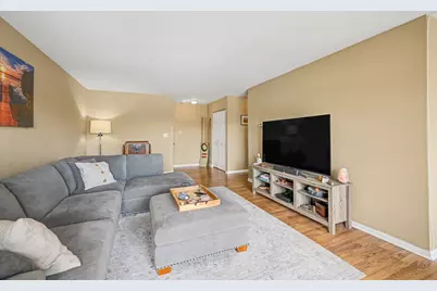 450 Raintree Court #3B, Glen Ellyn, IL 60137 - Photo 6