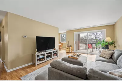 450 Raintree Court #3B, Glen Ellyn, IL 60137 - Photo 4