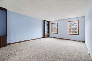 720 Meadowwood Dr, Joliet, IL 60431 - Photo 12