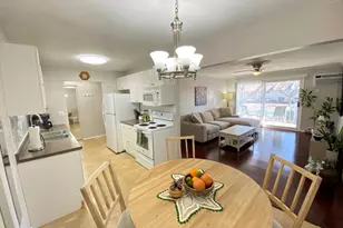 860 E Old Willow Rd, Prospect Heights, IL 60070 - Photo 10