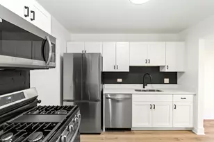 1325 Williamsburg Dr, Schaumburg, IL 60193 - Photo 10