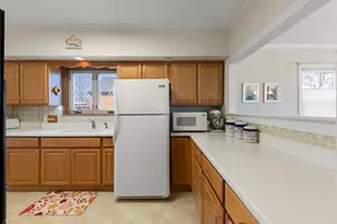 370 N Oak St, Elmhurst, IL 60126 - Photo 8