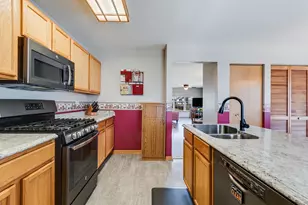 546 Meadow Lily Dr, Joliet, IL 60431 - Photo 8