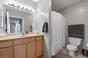 222 N Columbus Dr, Chicago, IL 60601 - Photo 16