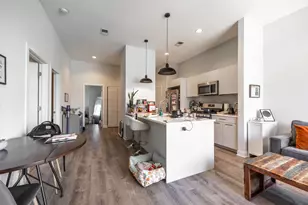 2247 W Lawrence Ave, Chicago, IL 60625 - Photo 2