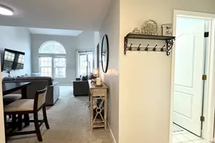 418 Waterford Ct, Carol Stream, IL 60188 - Photo 2