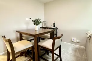 418 Waterford Ct, Carol Stream, IL 60188 - Photo 4