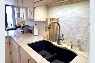 630 N State Street #1709, Chicago, IL 60654 - Photo 8