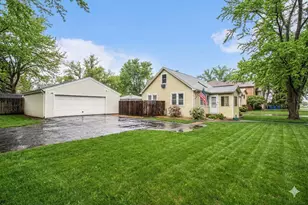 180 Henderson St, Bensenville, IL 60106 - Photo 2