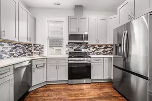 3904 N Whipple Ave, Chicago, IL 60618 - Photo 8