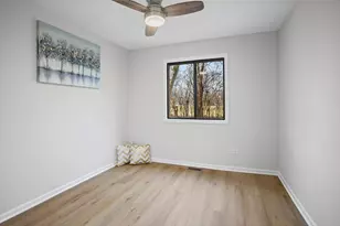 1454 N Elmhurst Rd, Mount Prospect, IL 60056 - Photo 10