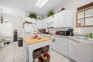 2939 Brossman St, Naperville, IL 60564 - Photo 12