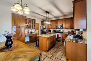 815 Kindberg Ct, Elburn, IL 60119 - Photo 10