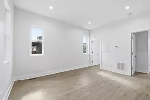 3040 N Drake Ave, Chicago, IL 60618 - Photo 6