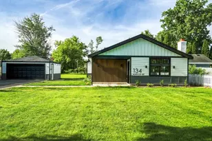 134 E Morrison Ave, Mount Prospect, IL 60056 - Photo 2