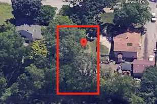 922 Idlewild Dr, Round Lake Beach, IL 60073 - Photo 1