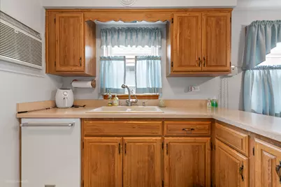 5141 N New England Avenue, Chicago, IL 60656 - Photo 6