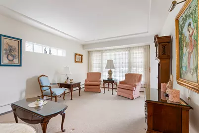 5141 N New England Avenue, Chicago, IL 60656 - Photo 2