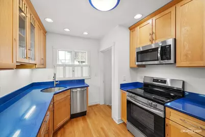 220 S Calumet Avenue, Aurora, IL 60506 - Photo 8