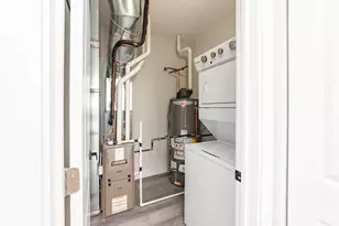 2000 W 22nd Pl, Chicago, IL 60608 - Photo 10