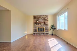 1013 E Meadow Lake Dr, Palatine, IL 60074 - Photo 10