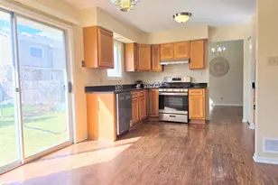 1013 E Meadow Lake Dr, Palatine, IL 60074 - Photo 6