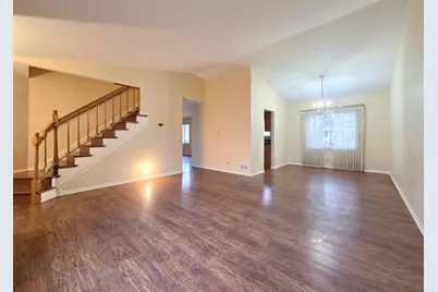 1013 E Meadow Lake Drive, Palatine, IL 60074 - Photo 2