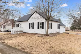 245 N Pine St, Waterman, IL 60556 - Photo 2