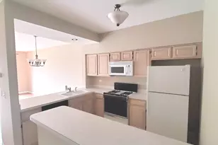 147 Polaris Dr, Lake in the Hills, IL 60156 - Photo 4