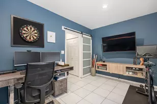 1750 W Julian St, Chicago, IL 60622 - Photo 16