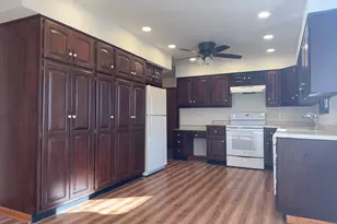 580 N State St, Hampshire, IL 60140 - Photo 6