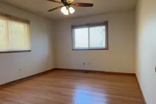 580 N State St, Hampshire, IL 60140 - Photo 8