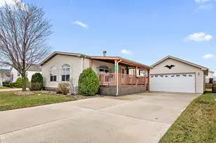 848 Aspen Dr, Manteno, IL 60950 - Photo 1