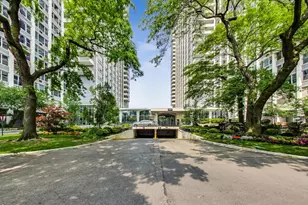 4250 N Marine Dr, Chicago, IL 60613 - Photo 8