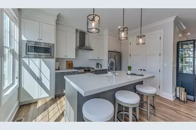 [Address not provided], Elmhurst, IL 60126 - Photo 2