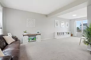 8301 Trumbull Ave, Joliet, IL 60431 - Photo 4