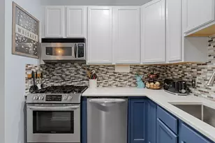 2758 W Francis Pl, Chicago, IL 60647 - Photo 10