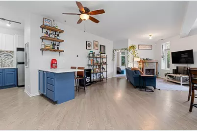 2758 W Francis Place #204, Chicago, IL 60647 - Photo 2