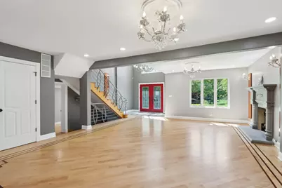 6857 N Knox Avenue, Lincolnwood, IL 60712 - Photo 8