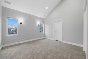 4545 N Lawndale Ave, Chicago, IL 60625 - Photo 12