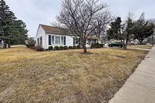 2362 45th St, Rock Island, IL 61201 - Photo 2