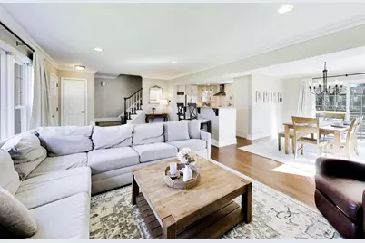 407 S See Gwun Avenue, Mount Prospect, IL 60056 - Photo 4