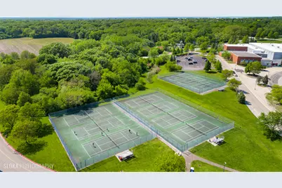 305 E Country Drive, Bartlett, IL 60103 - Photo 28