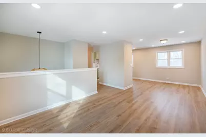 305 E Country Drive, Bartlett, IL 60103 - Photo 8