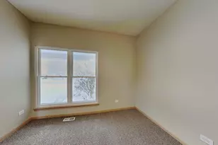 322 Clarewood Cir, Grayslake, IL 60030 - Photo 14