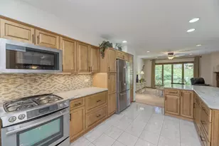 81 Country Club Dr, Bloomingdale, IL 60108 - Photo 18