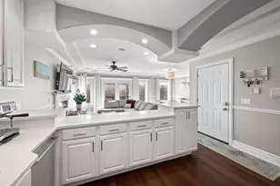 3652 N Fremont St, Chicago, IL 60613 - Photo 12