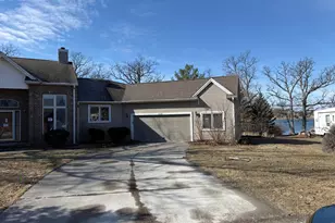 103 Chickasaw Ln, Loda, IL 60948 - Photo 2